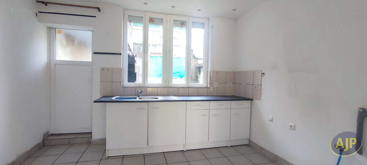 Maison à CHAMPAGNOLLES