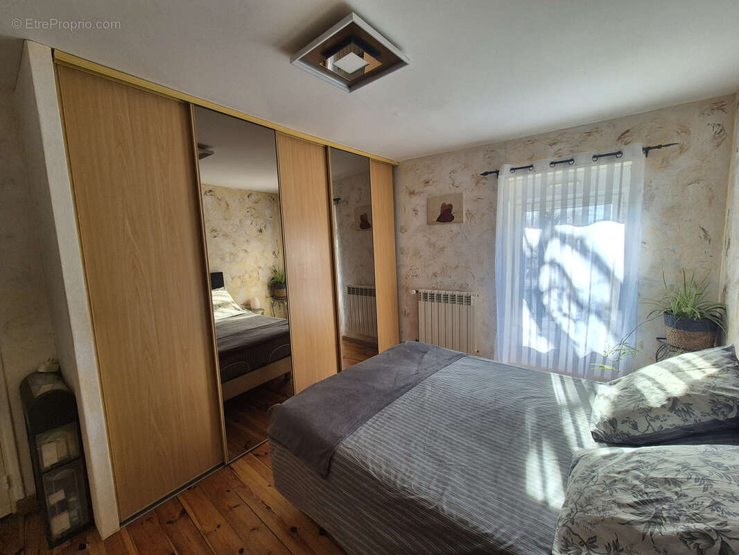 Maison à LA ROCHE-BLANCHE