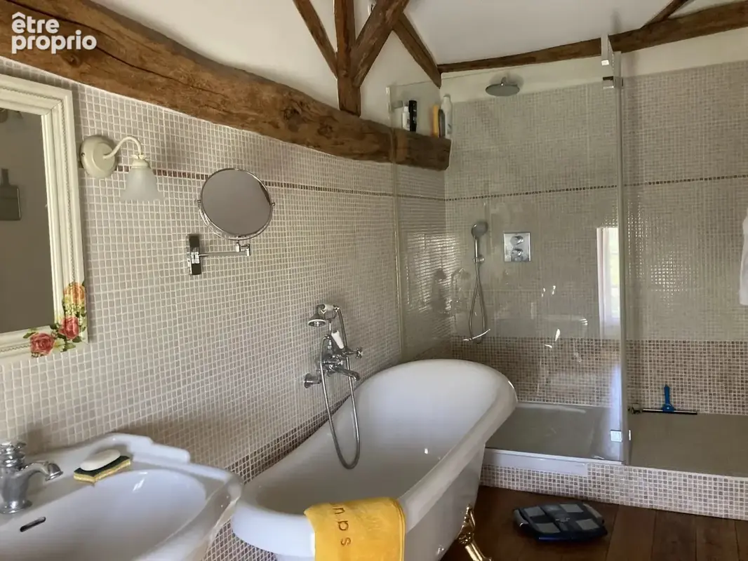 Jolie maison en pierre avec piscine au cœur du village - photo 11