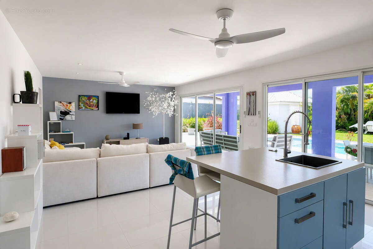 Villa avec bungalow indépendant, piscine et fort potentiel locatif à Saint-François - photo 5