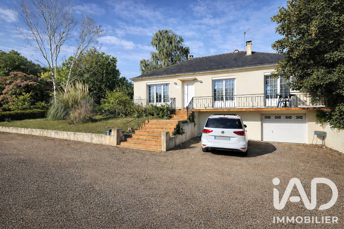 Photo 1 - Maison à BRISSAC-QUINCE