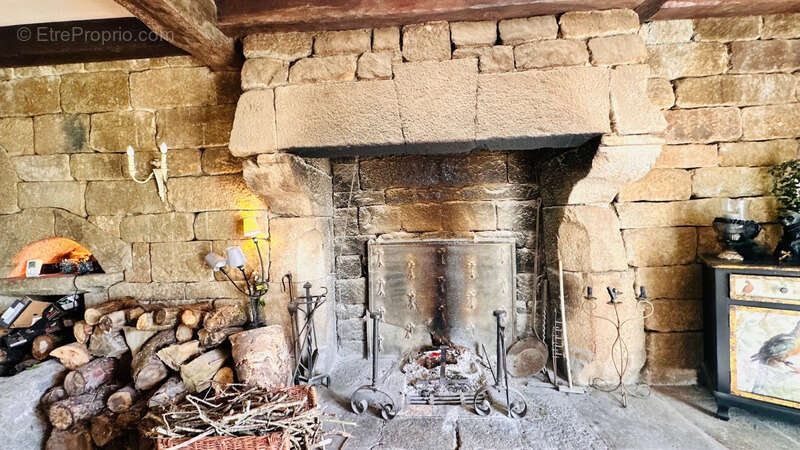 Maison à LOGONNA-DAOULAS