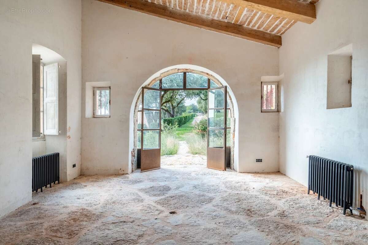 Maison à FOX-AMPHOUX