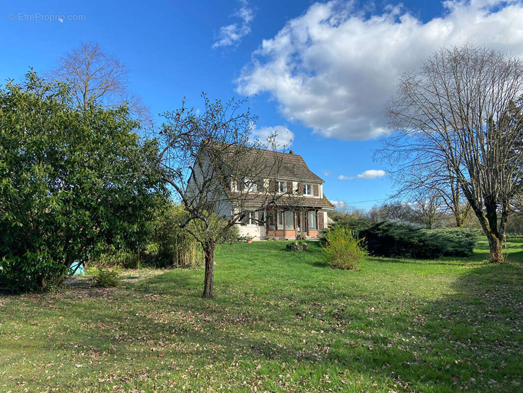 Maison à LE CHAUTAY