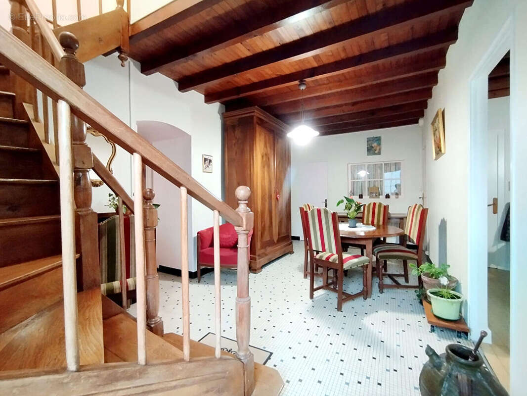 Maison à BRIVES-SUR-CHARENTE