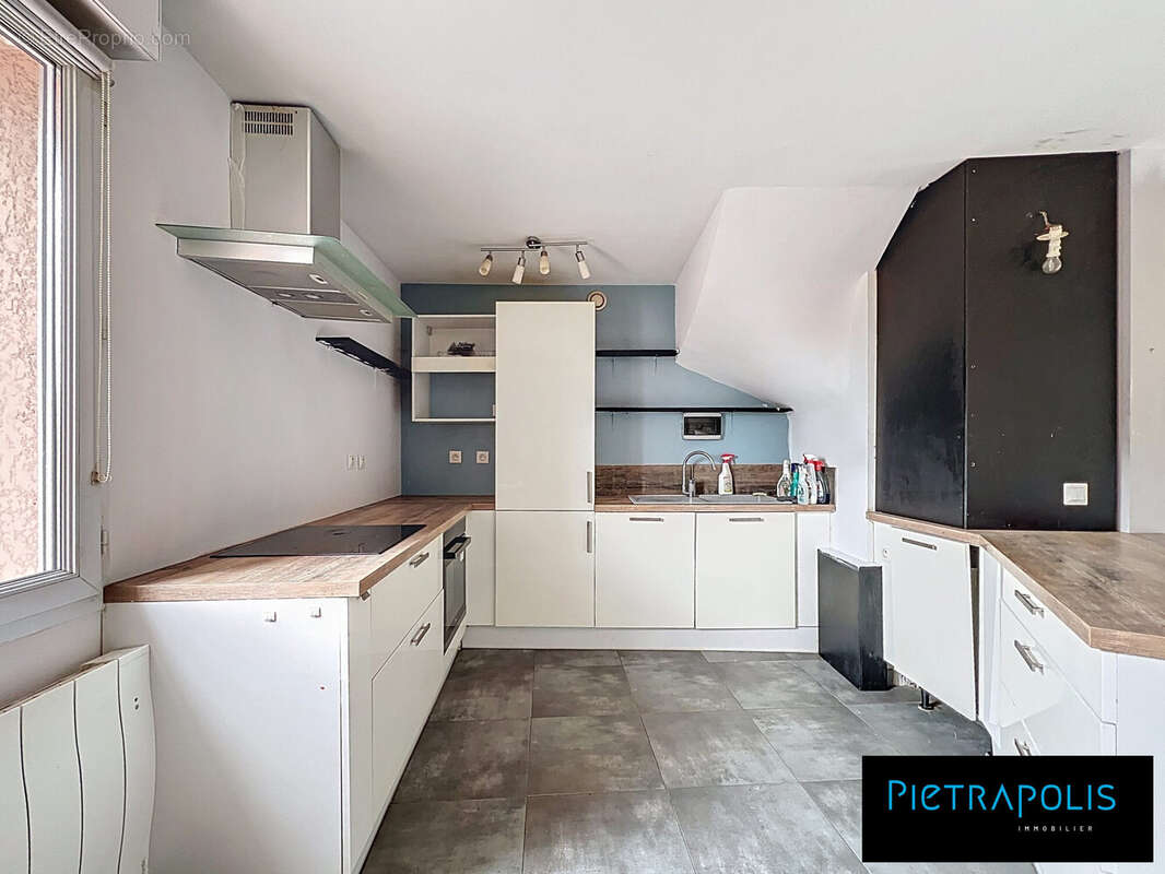 Maison à GREZIEU-LA-VARENNE