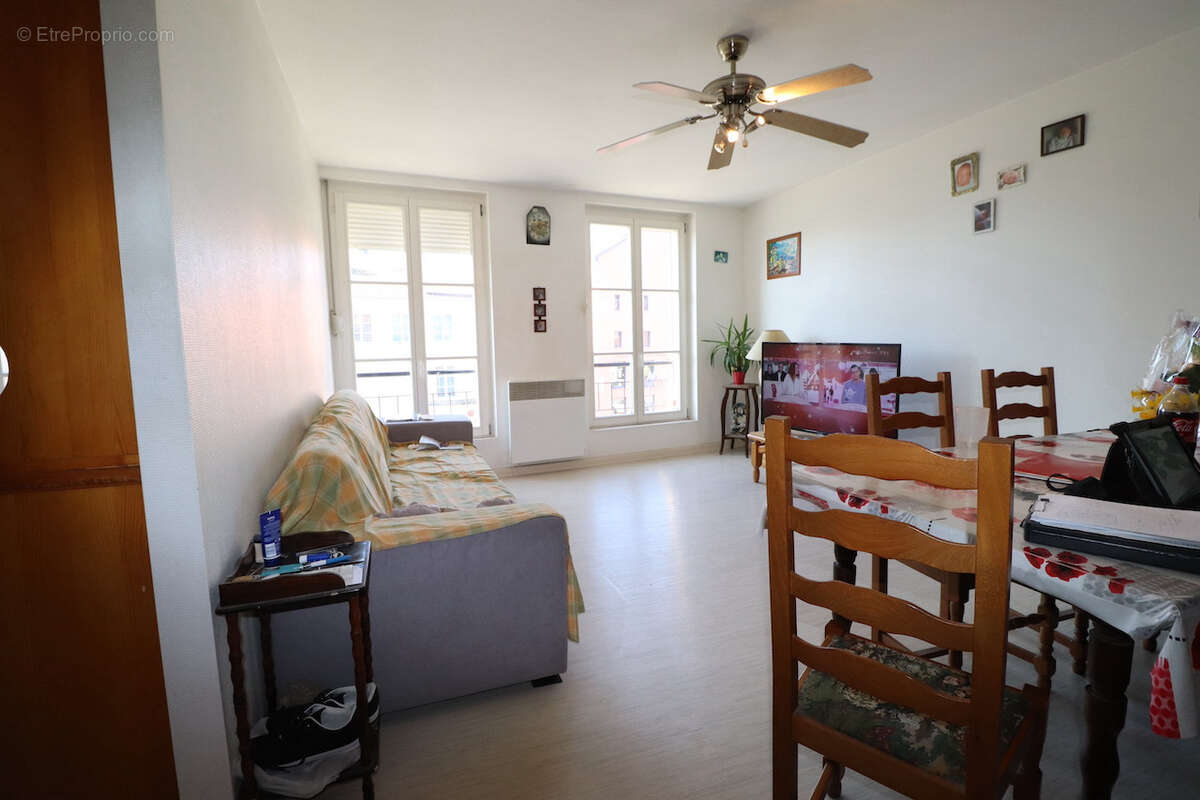 Appartement à VIC-SUR-SEILLE