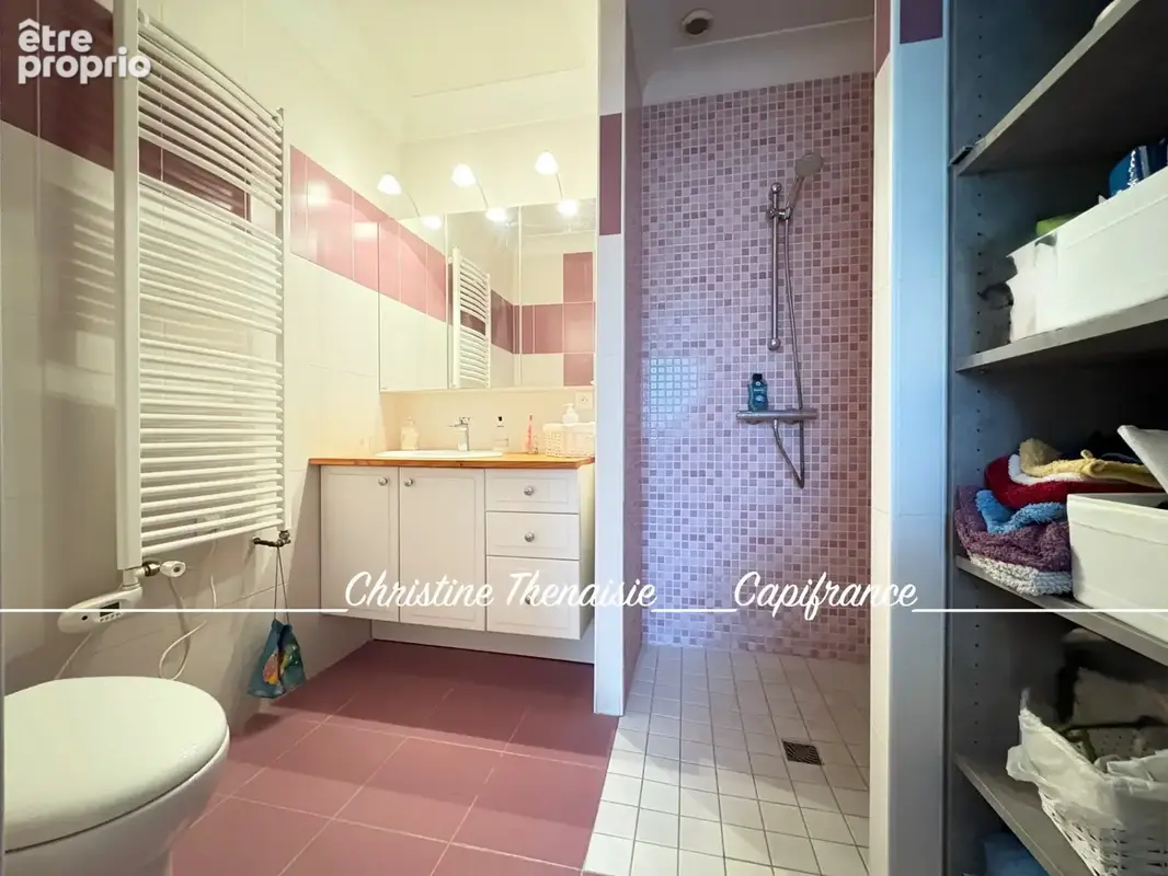 Maison à vendre sur un terrain de 2000 m2 - 4 chambres - Bureau - 3 salles d'eau - 3 wc - Dépendance de 110 m2 et garages LA GAR - photo 17