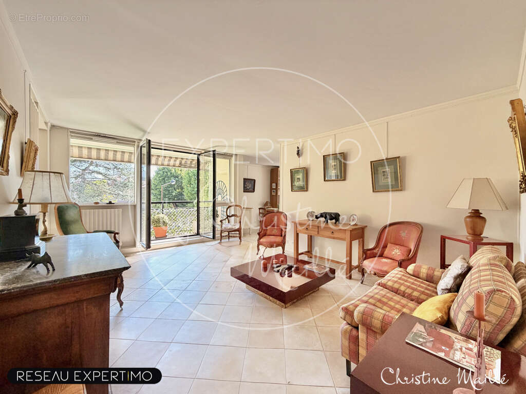 Appartement à VERSAILLES