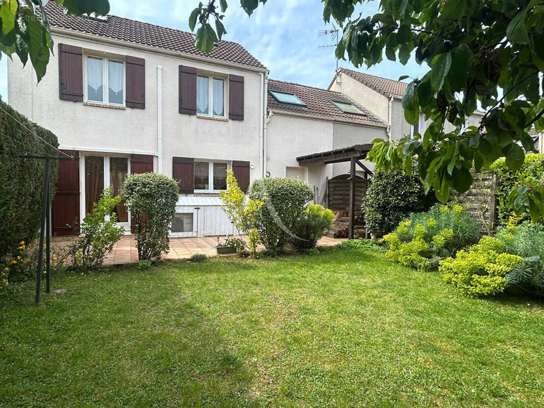Maison à COURDIMANCHE
