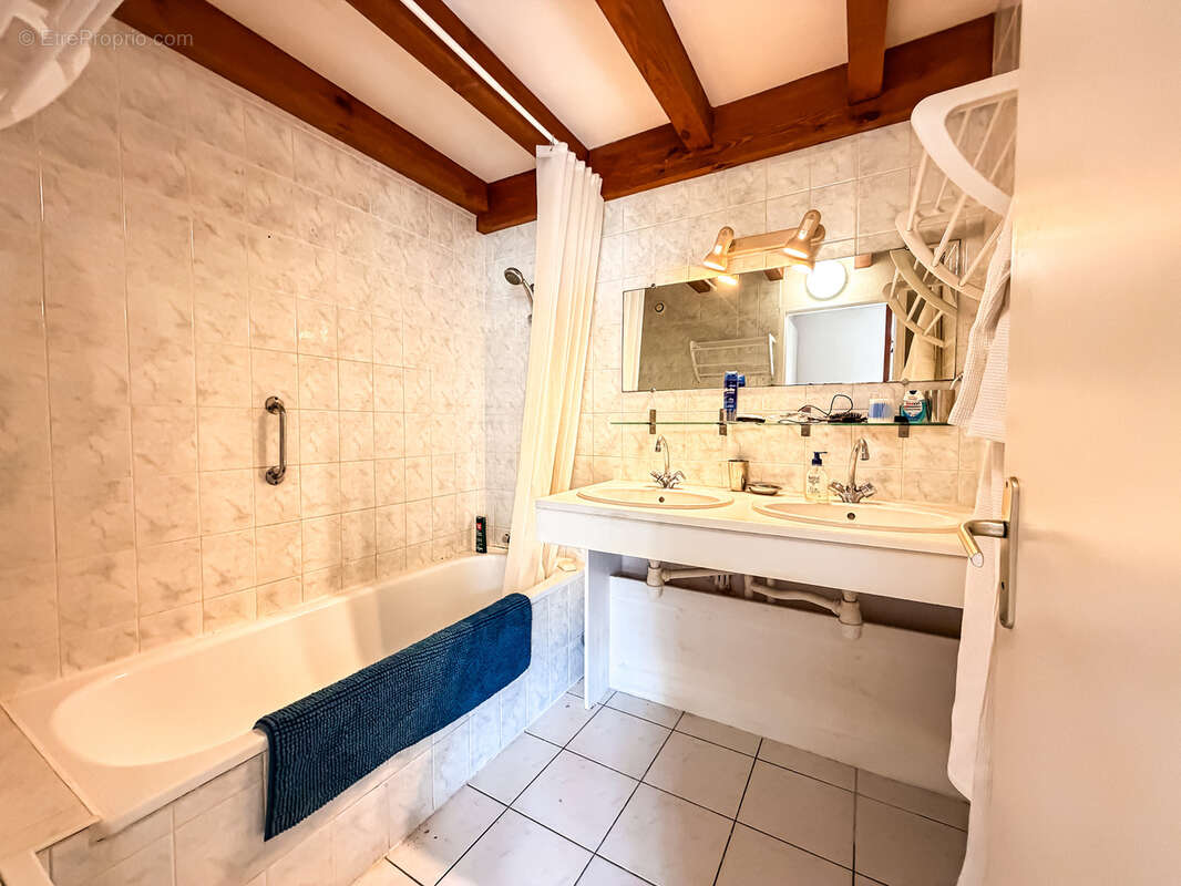 Maison à SAINT-JULIEN-EN-BORN