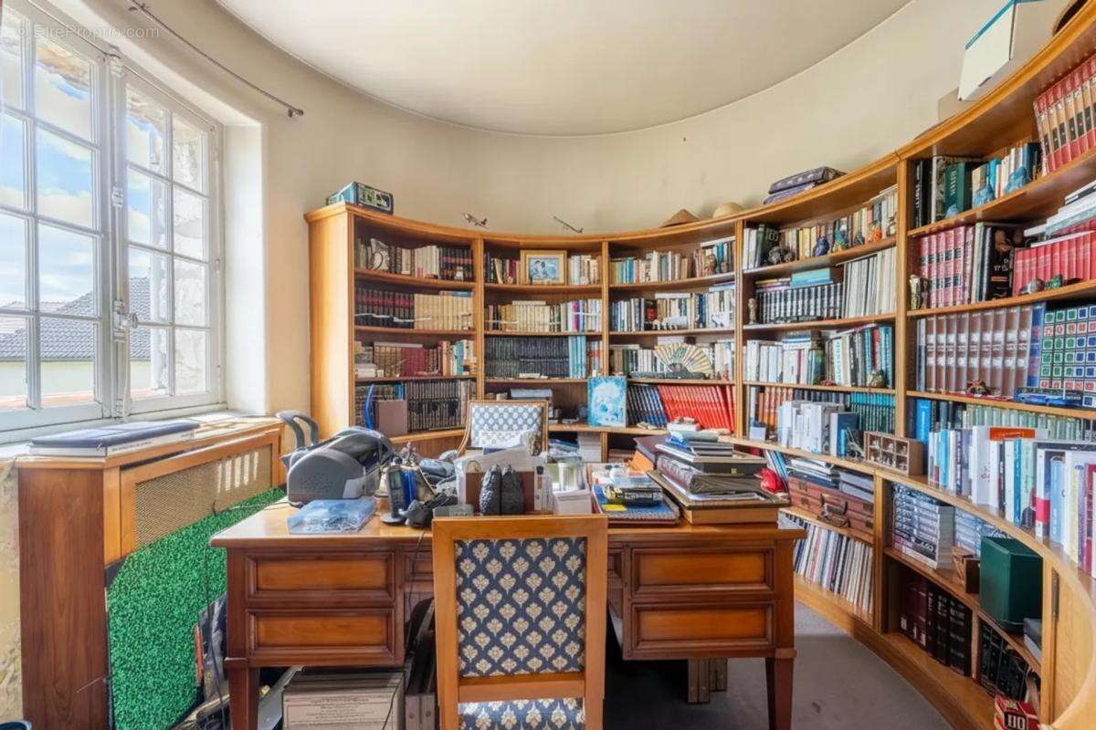 Maison de 8 pièces de 235 m² à Dammartin-en-Serve - photo 11