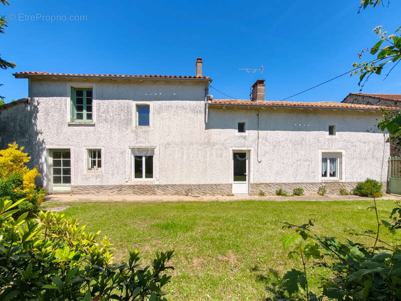 Maison à RUFFEC