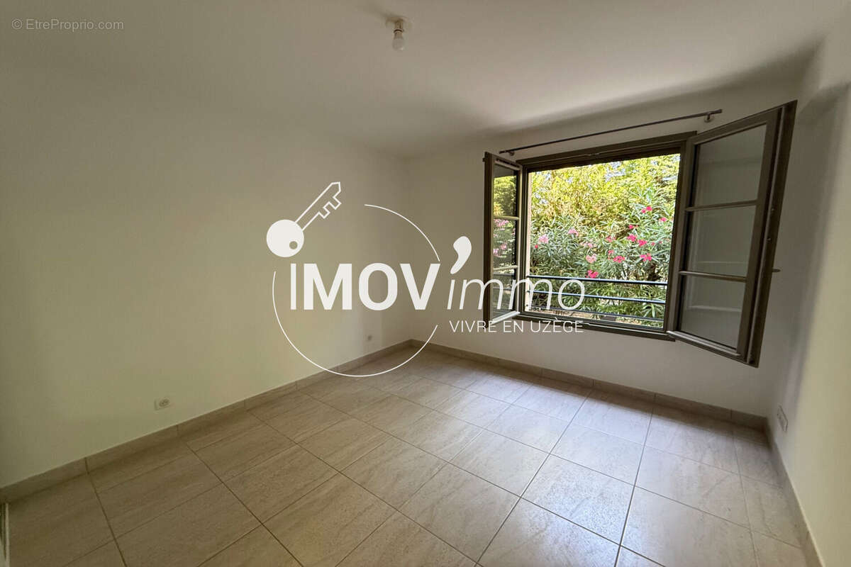 Appartement 80 m² à Uzes  - photo 4