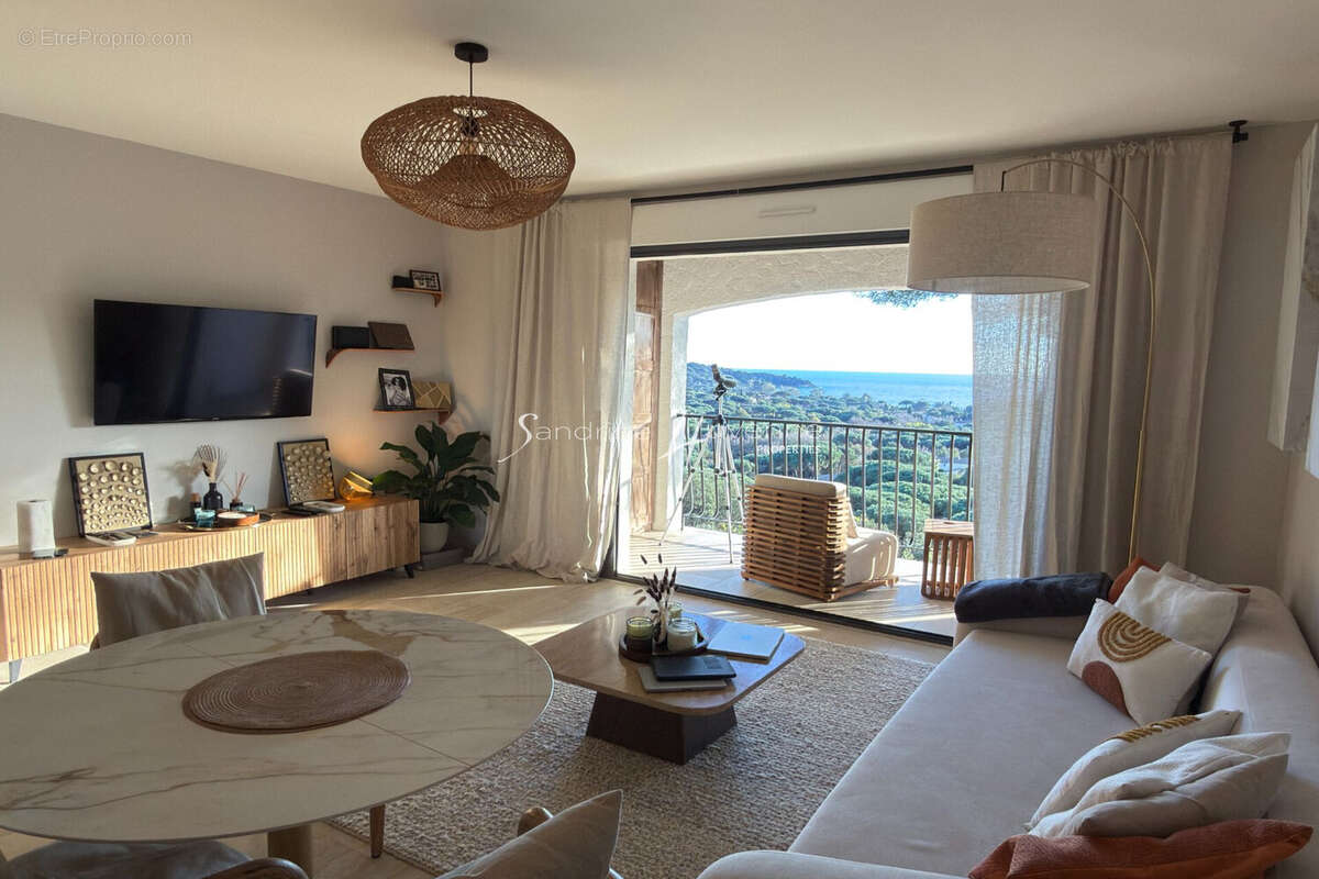 Appartement à LA CROIX-VALMER
