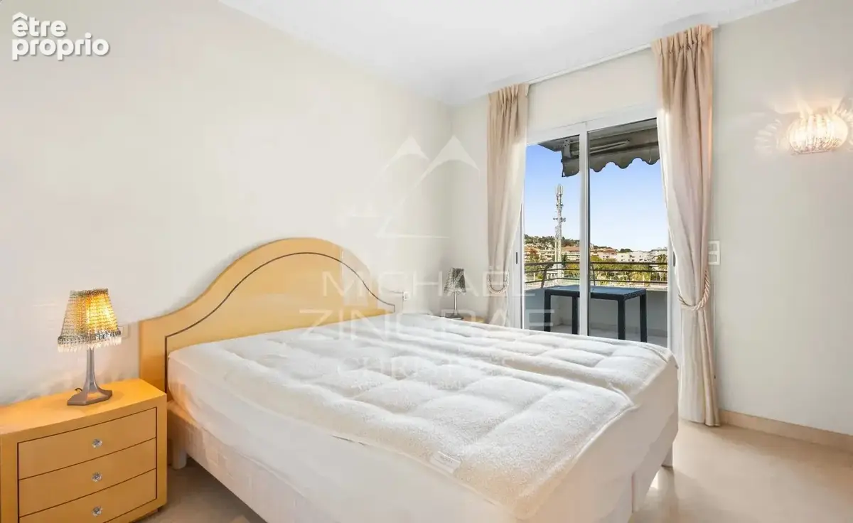 Cannes - Croisette - Prestigieux 4 pièces de 117m2 avec terrasses face à la mer - photo 11