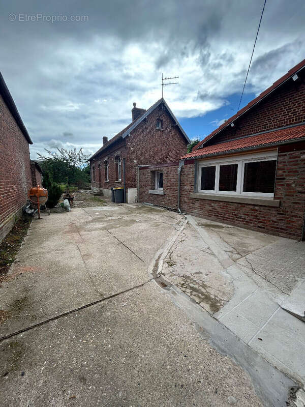 EXCLUSIVITE Maison renovée avec dépendances - photo 2