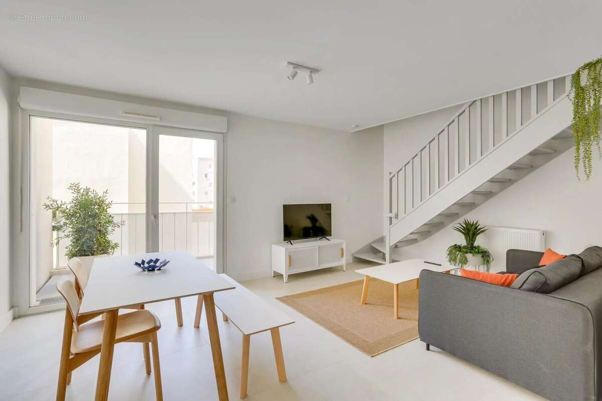 Appartement à MARSEILLE-3E