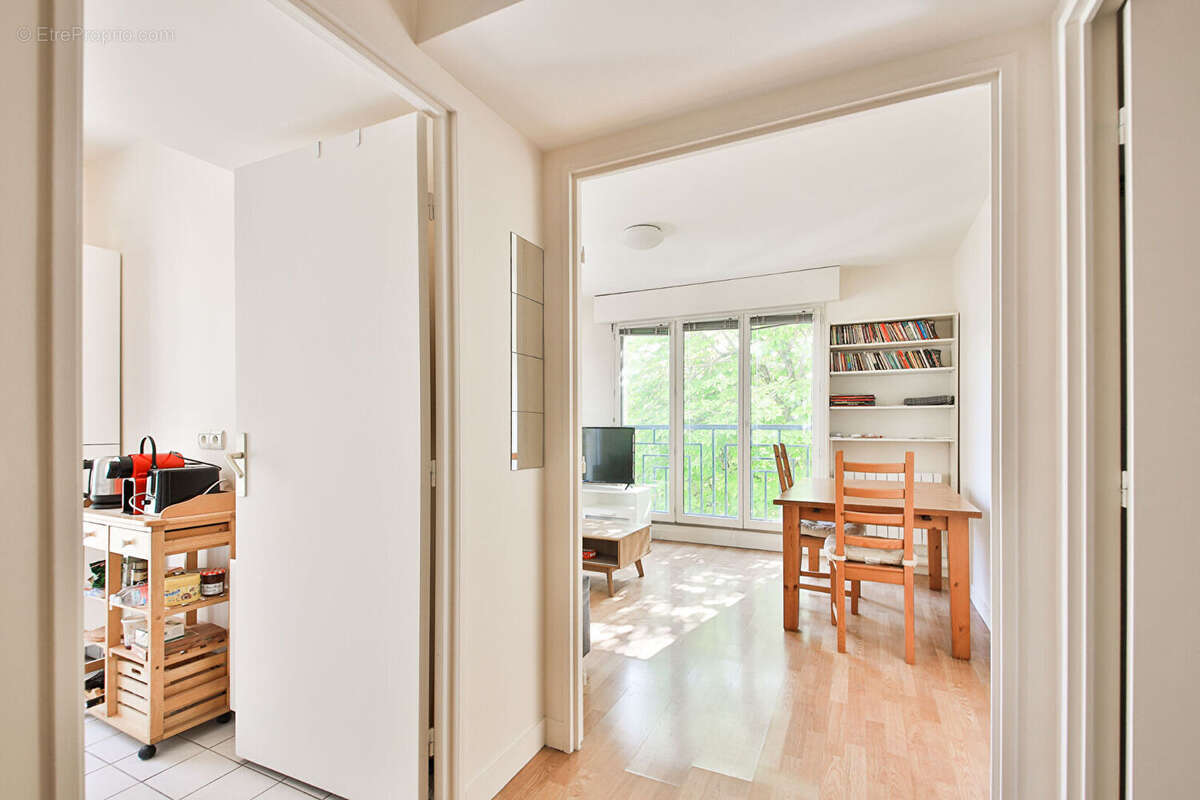Appartement à PARIS-14E