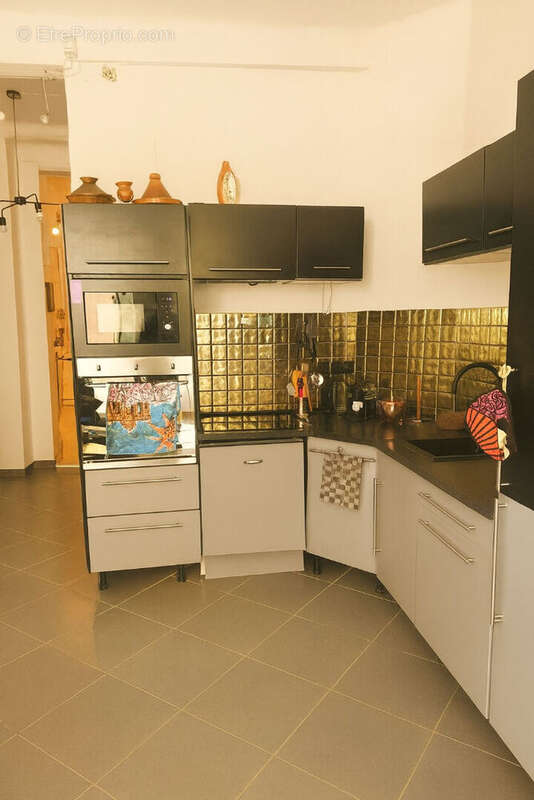 Appartement à MARSEILLE-2E