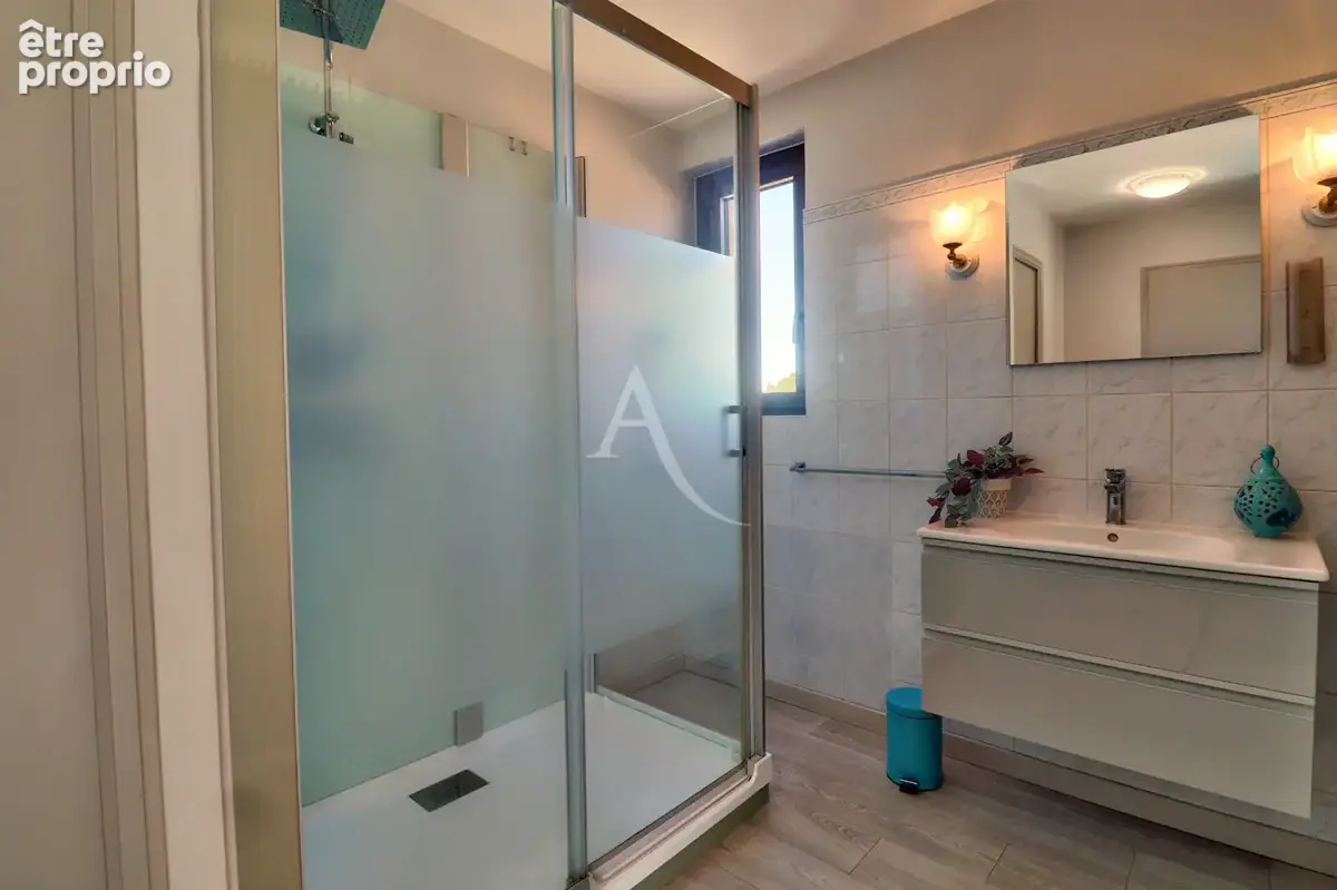 Propriete de 220m2 avec piscine sur 3388m2 de terrain dependance garage atelier - photo 13