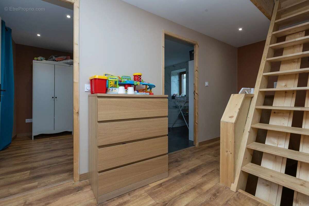 Maison à MONTALIEU-VERCIEU