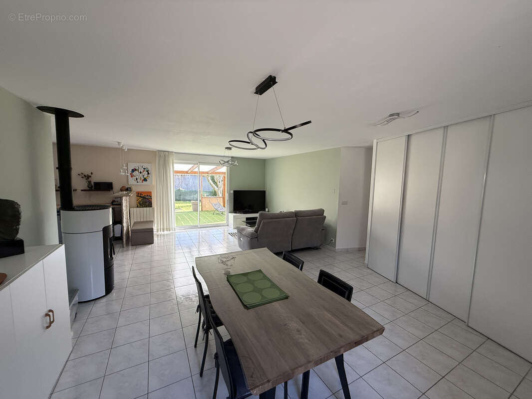 Maison à SAINT-VICTEUR