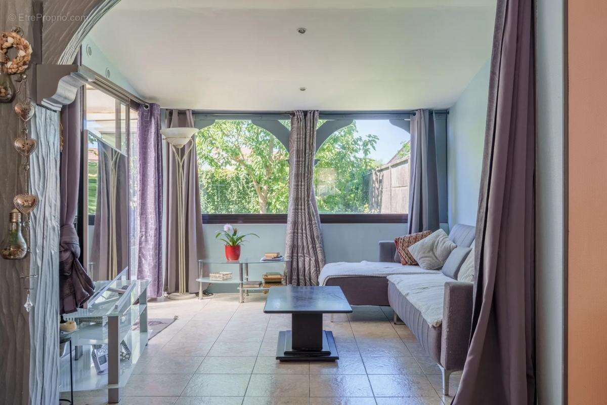 Maison à SAINTE-SAVINE