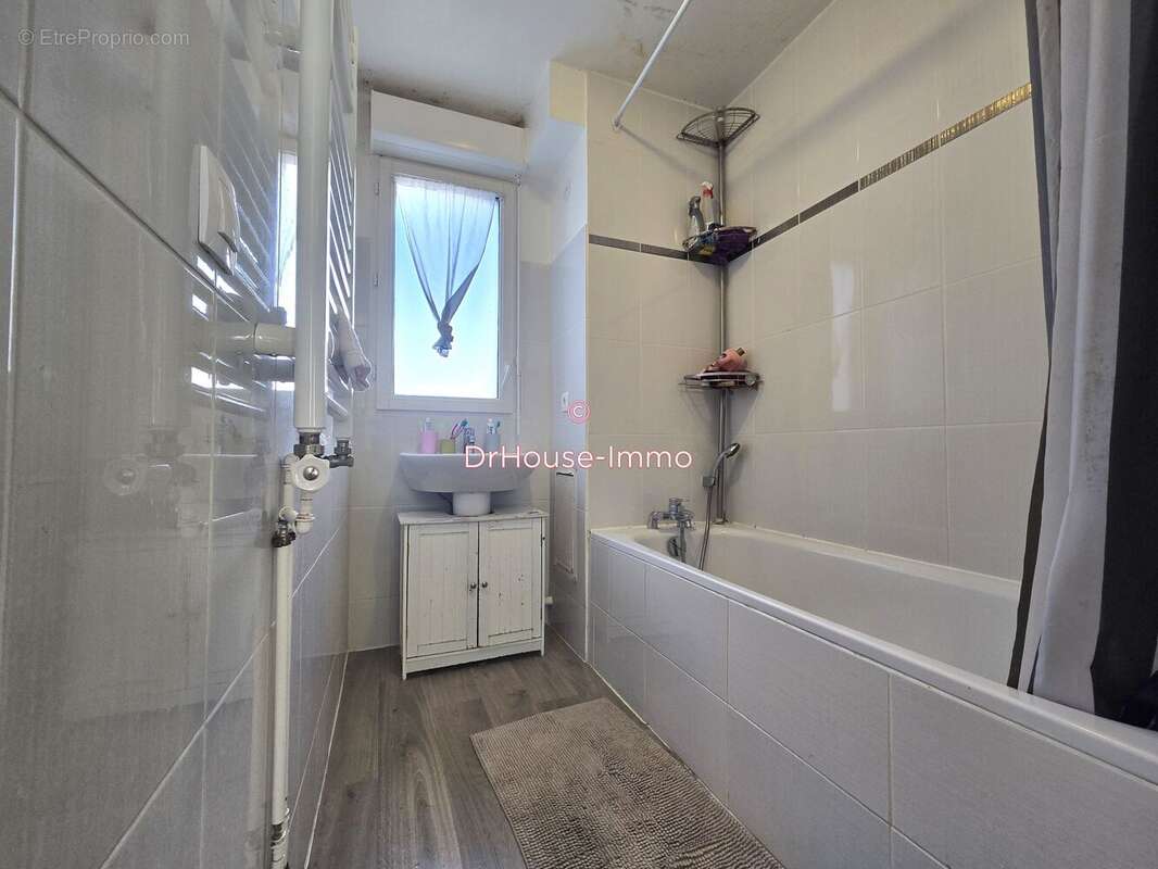 Appartement 4 pièces 86 m² à vendre à Stains (93240) - photo 8