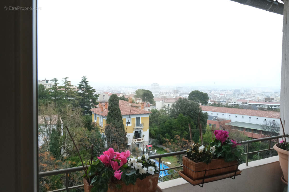 Appartement à MARSEILLE-8E