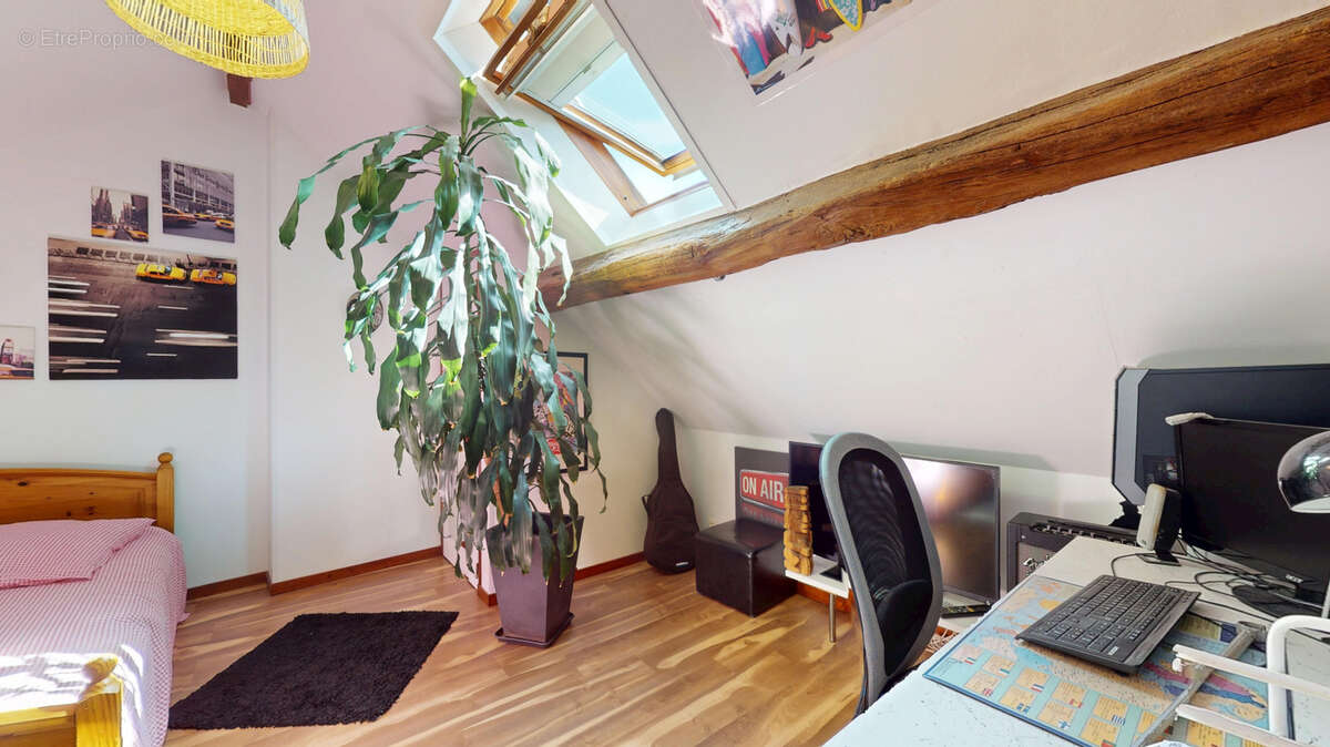 Maison à PONT-SUR-YONNE