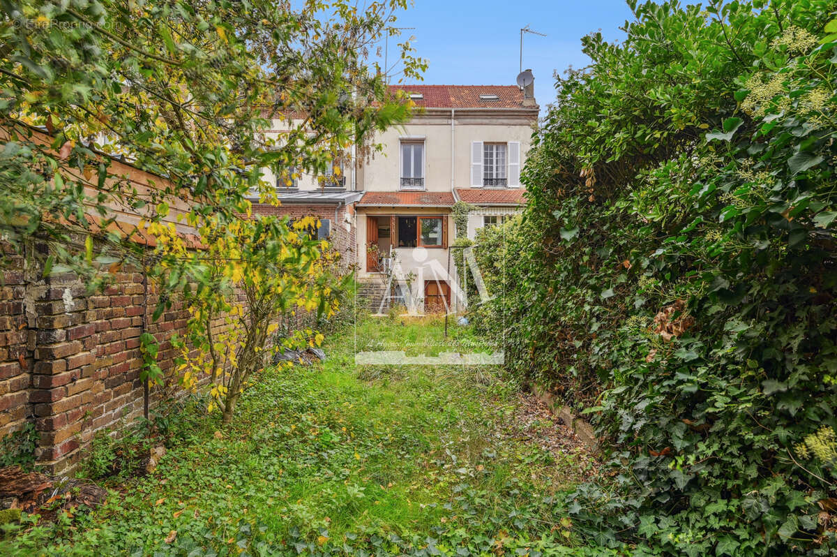Maison à NANTERRE