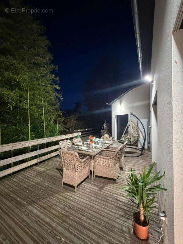 Maison à JASSANS-RIOTTIER