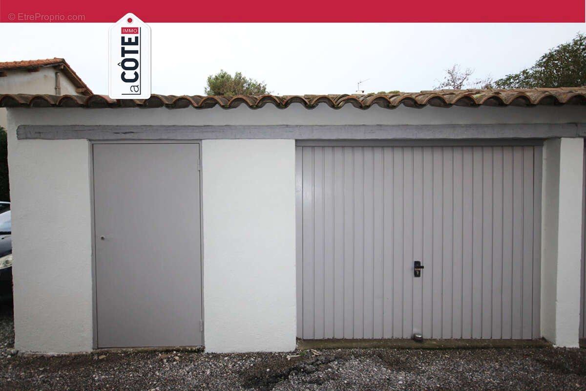 Parking à SAUSSET-LES-PINS