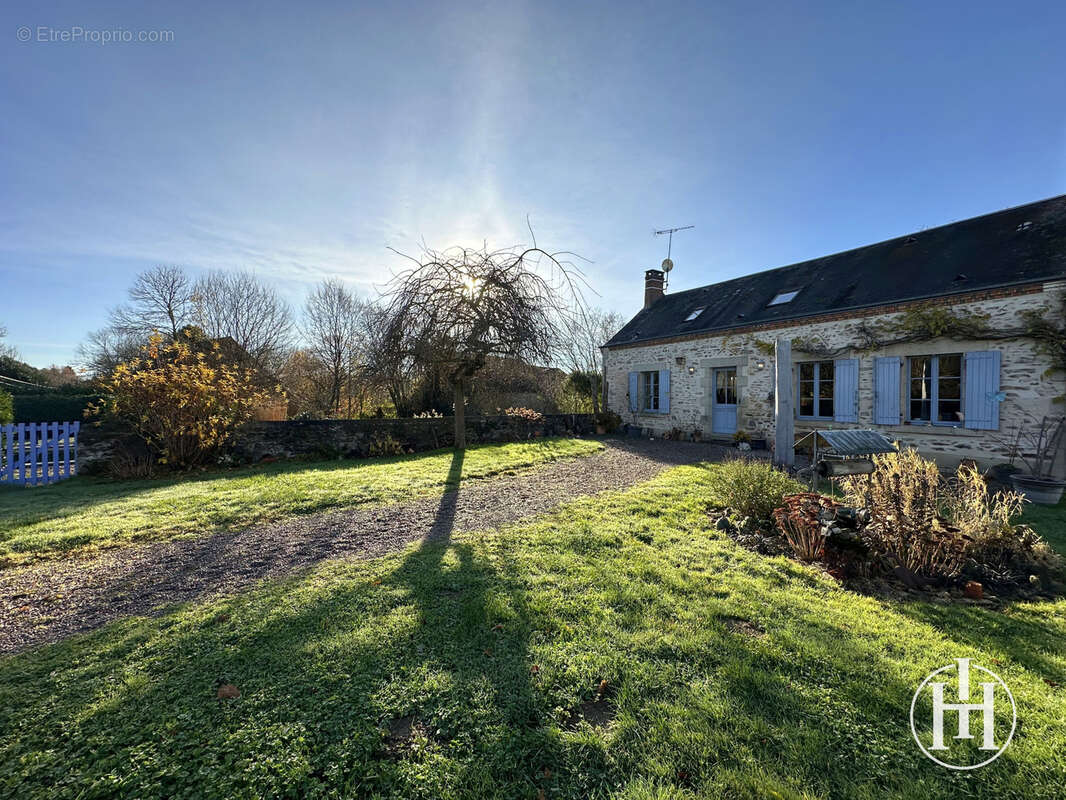 Maison à LIGNEROLLES