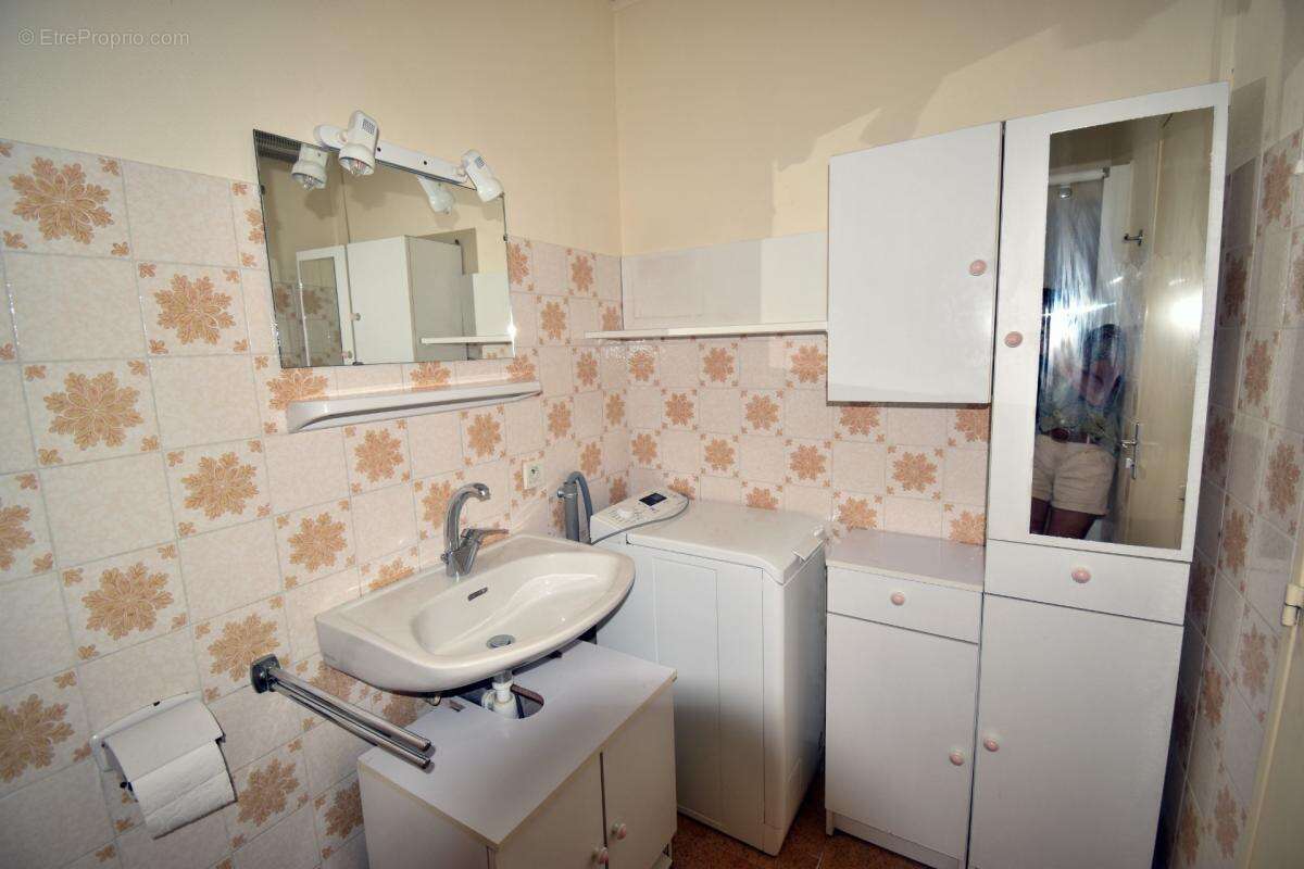 A vendre, Digne-les-Bains (04), Appartement T2 avec cave, balcon, ascenseur et parking privatif - photo 11