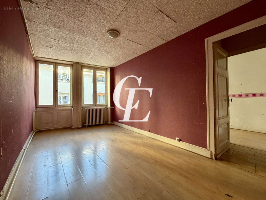Appartement à SAINT-ETIENNE