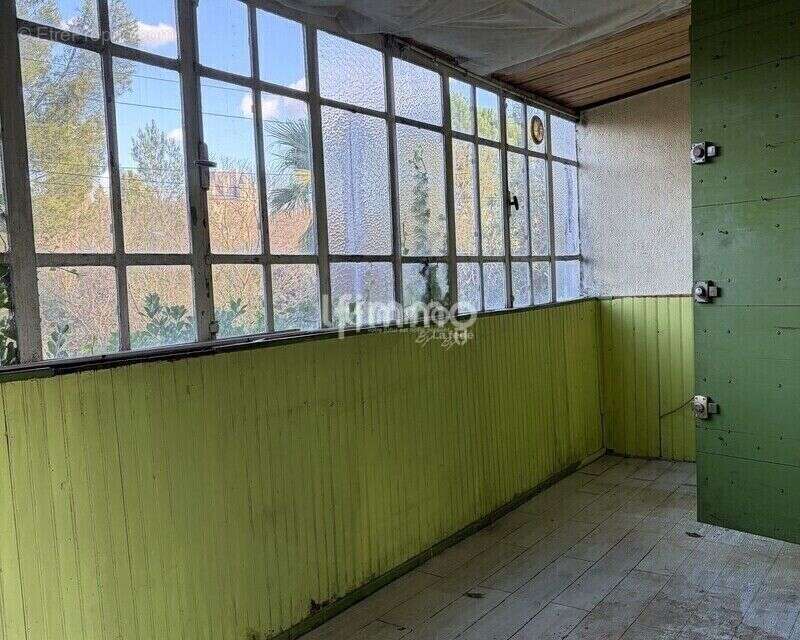 Maison de 101m2 à rénover sur sa parcelle de 500m2 - St Menet 13 - photo 18