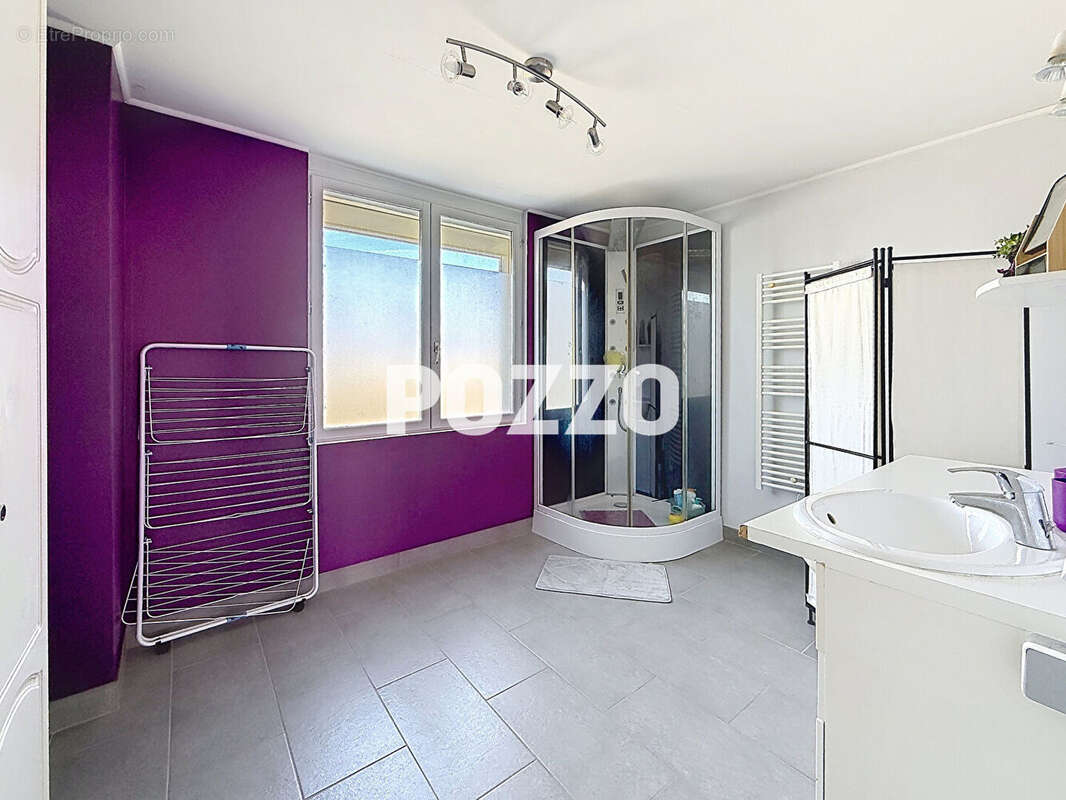 Maison à DONVILLE-LES-BAINS