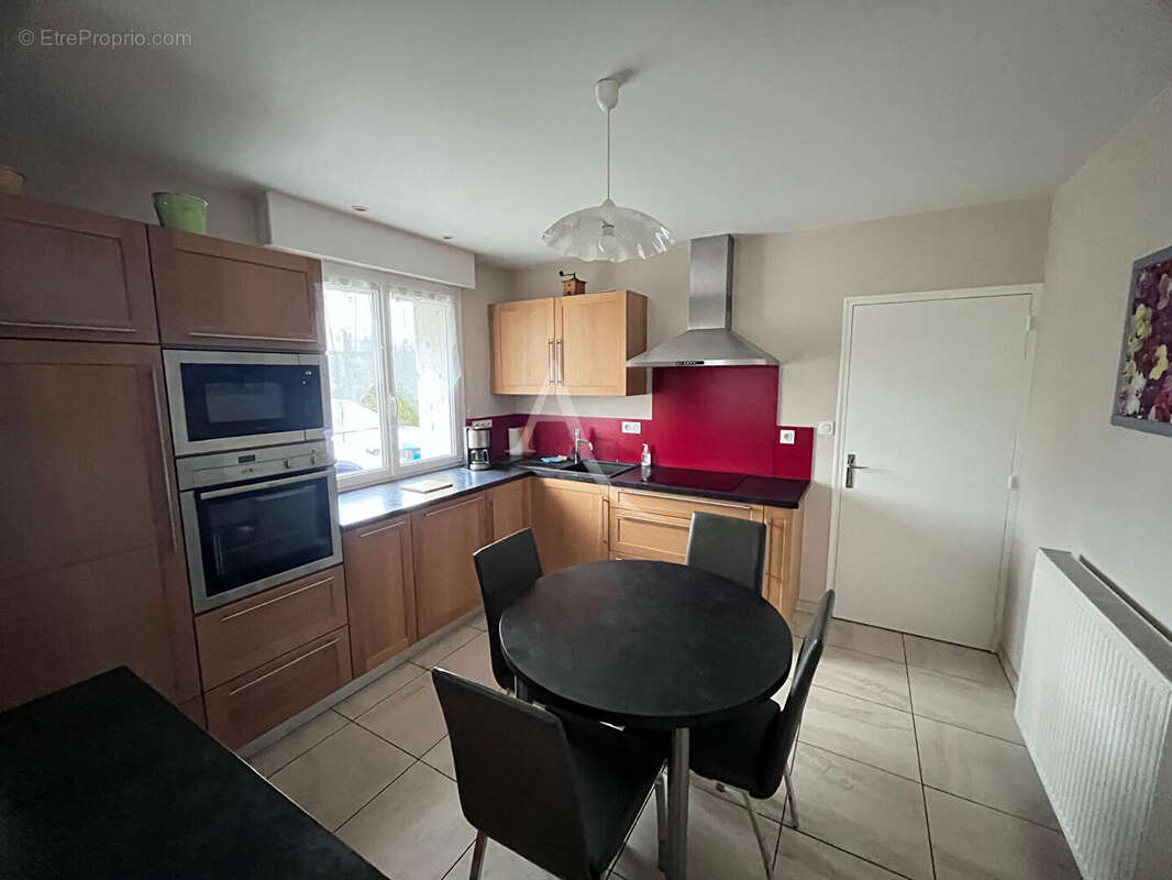 Maison à CHALONS-DU-MAINE