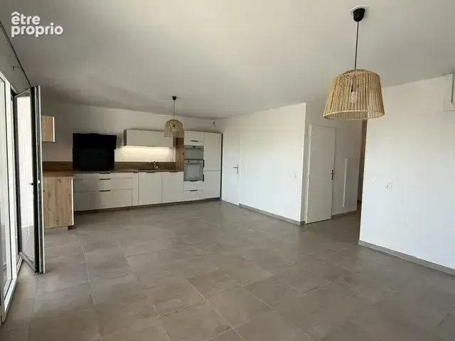 Appartement 3 pièces 73 m² à vendre à Bourg-Les-Valence (26500) - photo 2