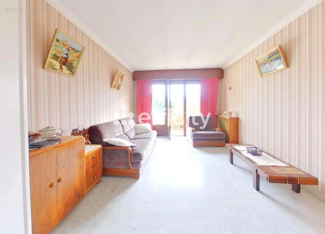 Maison à LES CLAYES-SOUS-BOIS