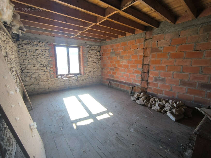 Maison à GOUTTIERES