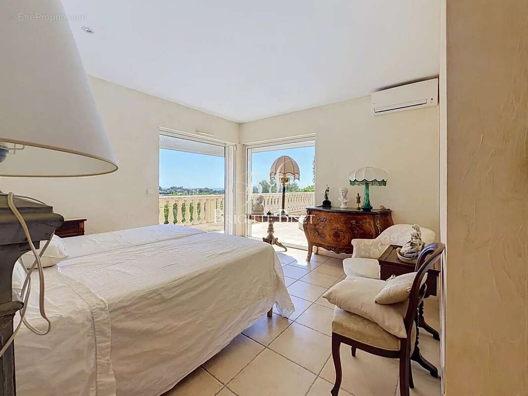 Villa à vendre à Sainte Maxime la Croisette - photo 10