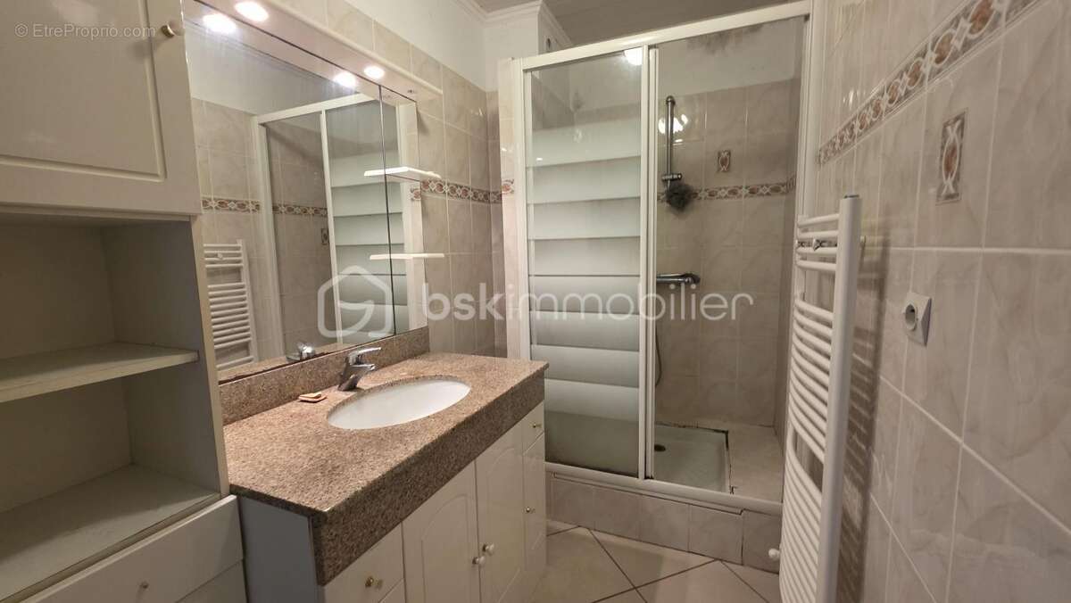 Maison à VARENNES-JARCY