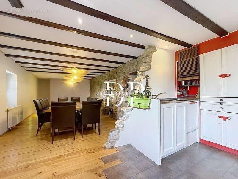 Lucinges, Maison à vendre 4 pièces de 134 m2 (74) Terrain d'env. 450 m2 - photo 8