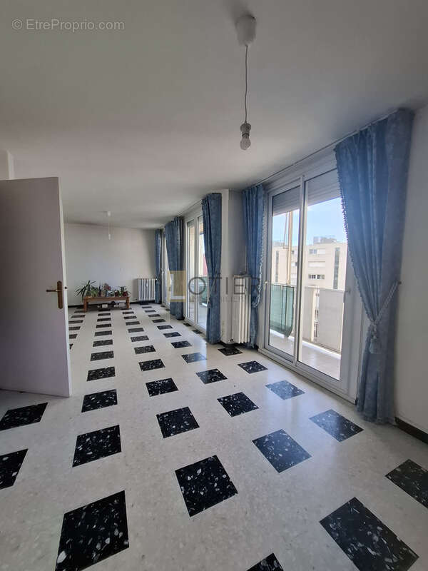 Appartement à BEZIERS