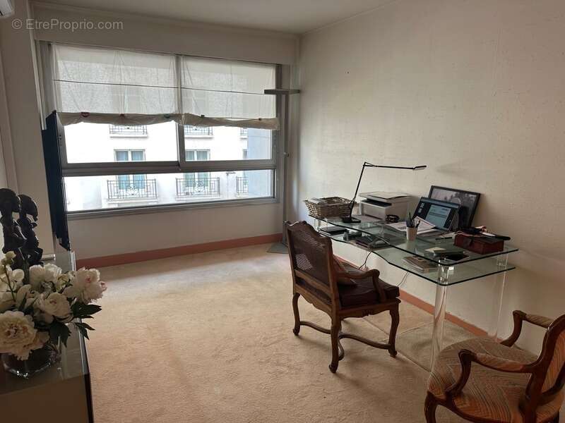 Appartement à PARIS-7E