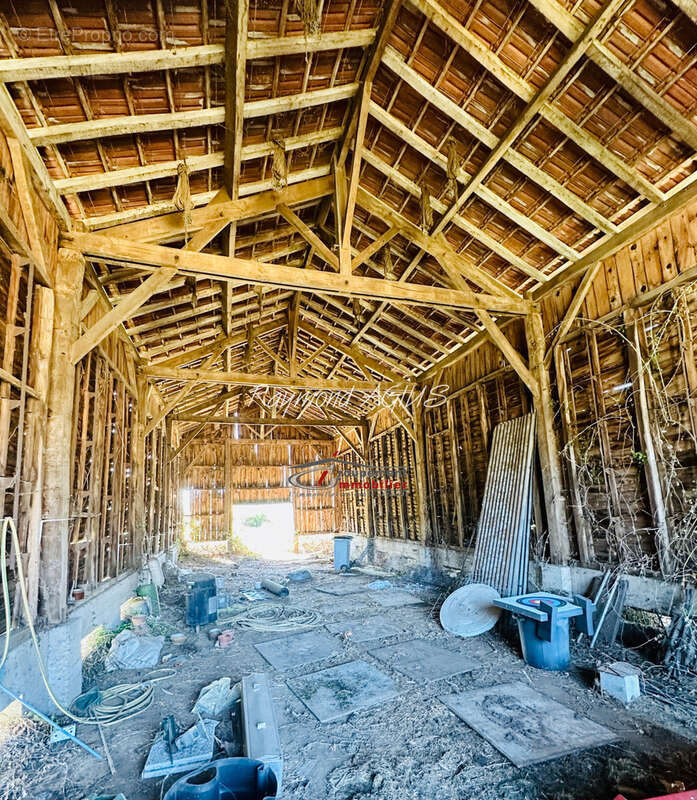 Charmant maison traditionnel en pierre de plain pied avec 2 chambres, 3 grandes granges et 1,7 ha de terrain e - photo 28