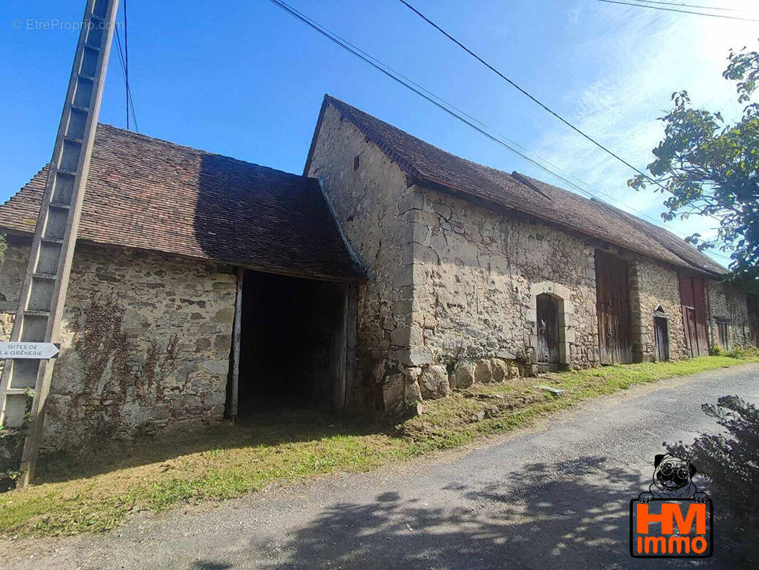 Maison à SAINT-HILAIRE-LES-PLACES